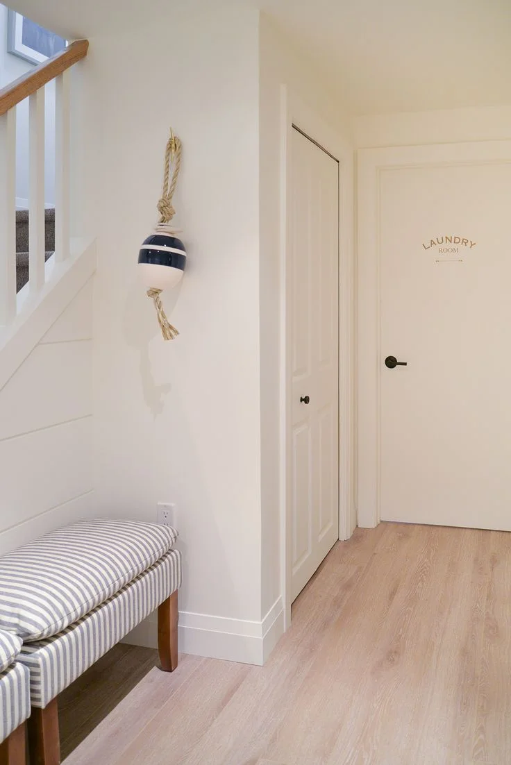 Room with Cloud White Tones